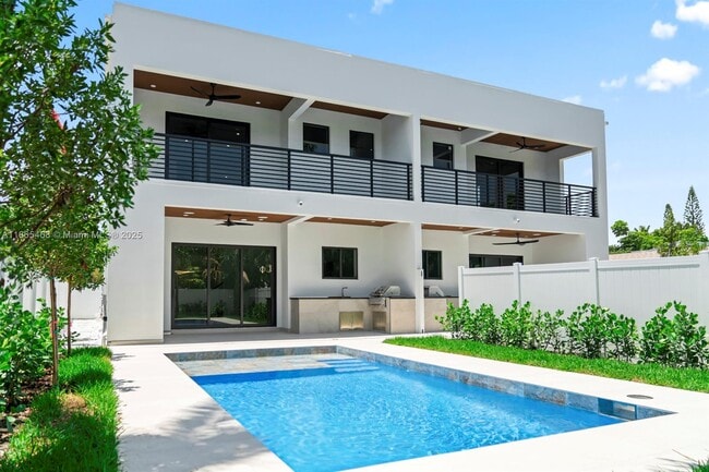 Photo - 1320 NE 16th Ave