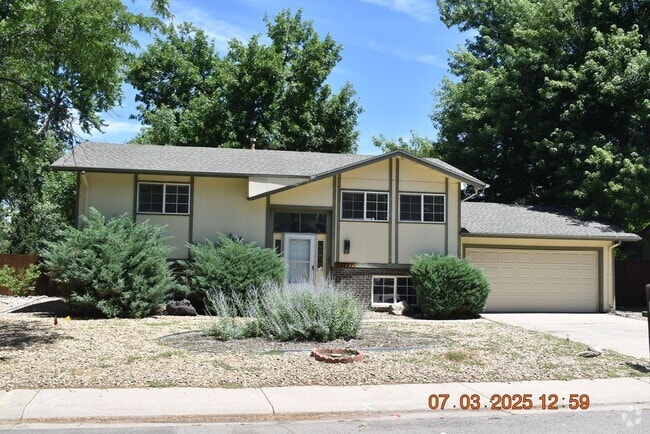 Building Photo - 4 bedroom / 2 bathroom / 1976 SF! Rental