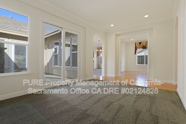 Photo - 1143 Bevinger Dr