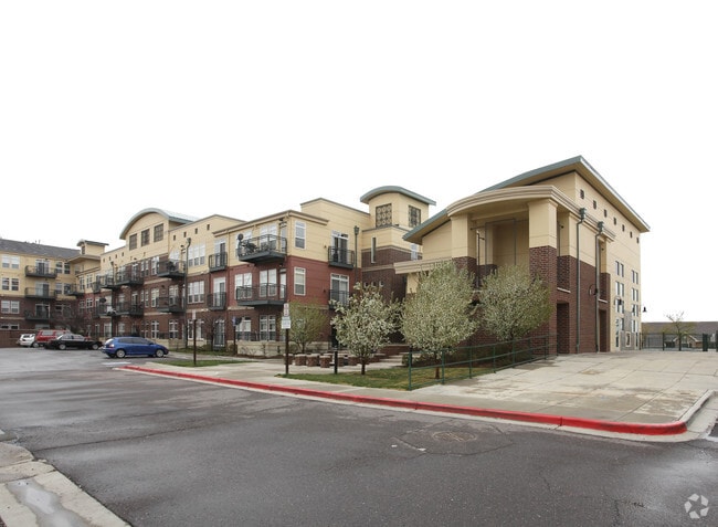 Primary Photo - Lincoln Square Lofts