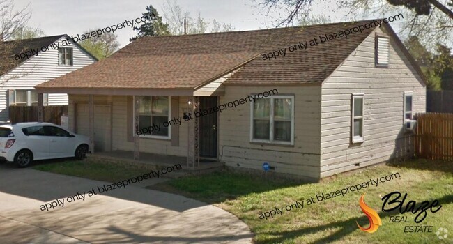 Building Photo - 2 Bed 1 Bath Home | Fresh Paint & New Floo...