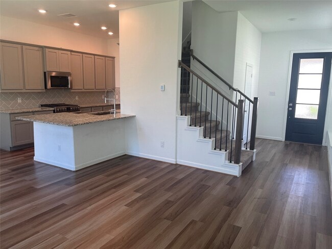 Photo - 621 Aspen Falls Ct