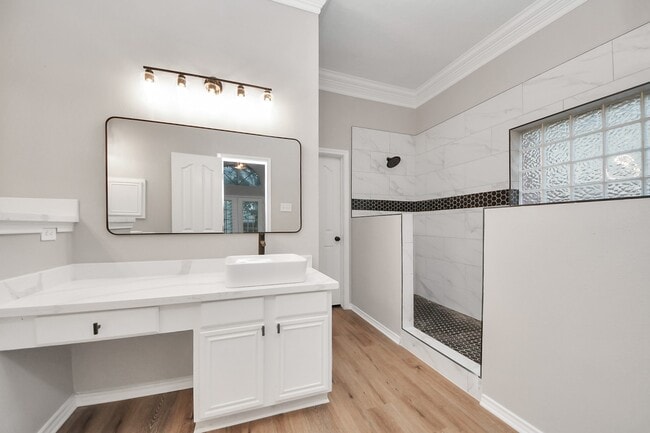 Photo - 1410 Long View Dr