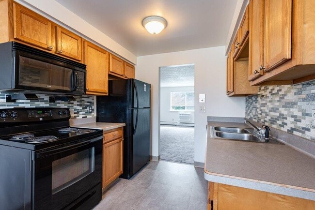 Glenbrook Manor Apartment Homes