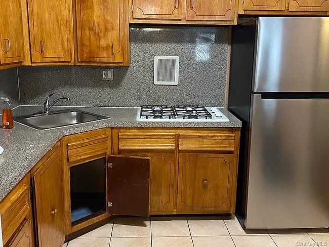 Photo - 105-21 53rd Ave