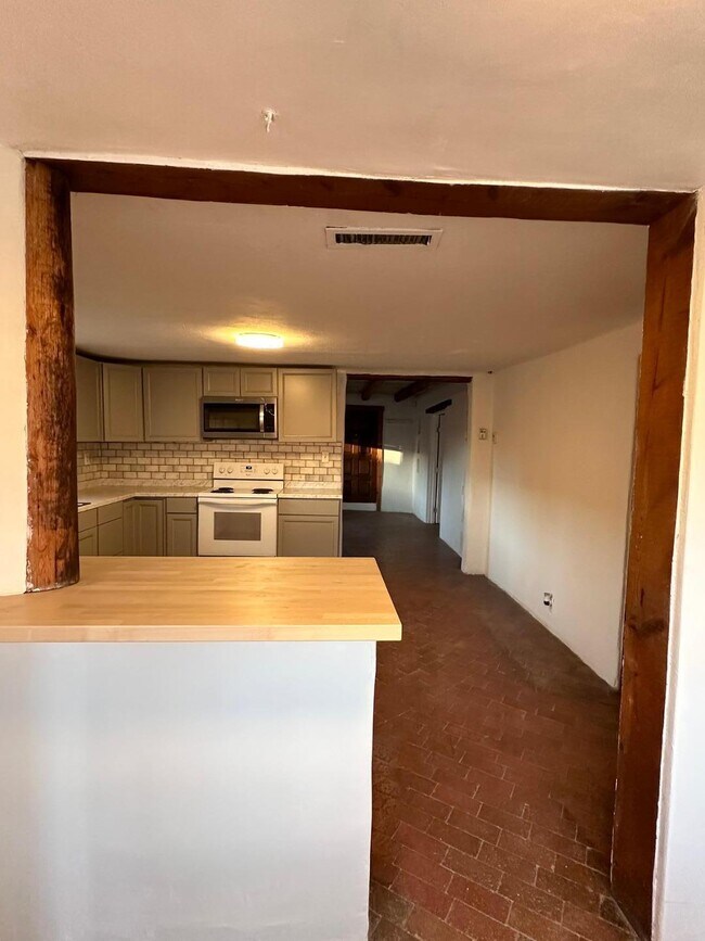 Photo - 2202 Rosendo Garcia Rd SW