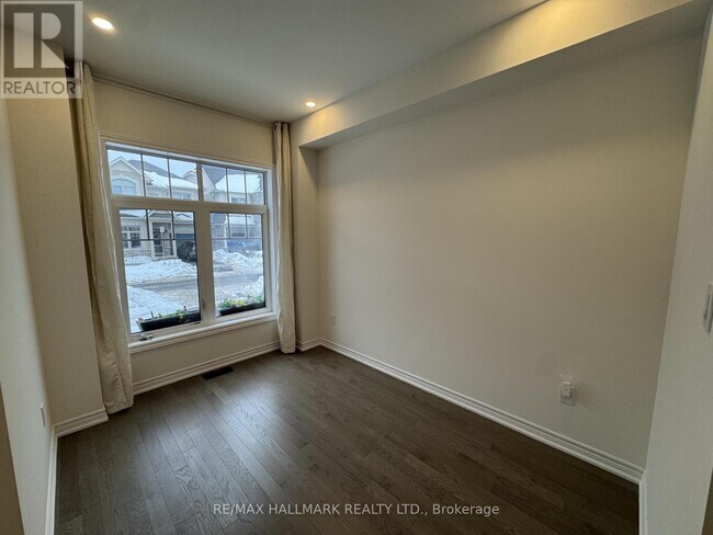 Photo - 3945 Leonardo St