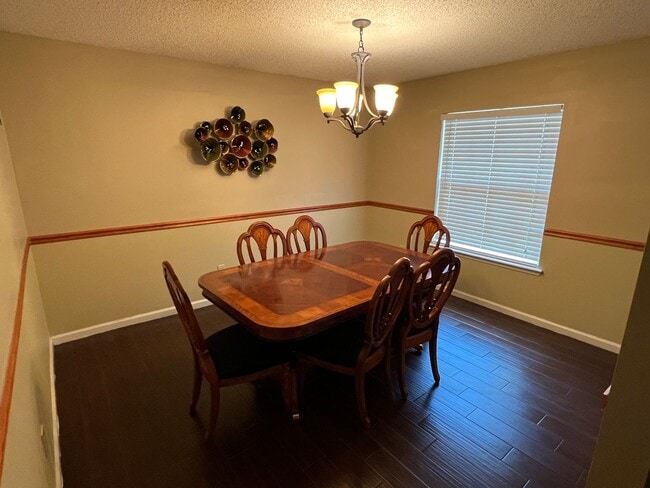Photo - 3 bedroom 2 bath beauty