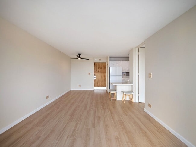 Photo - Remodeled Corner 1BR with Ocean & Diamond Head Views, W/D + Parking