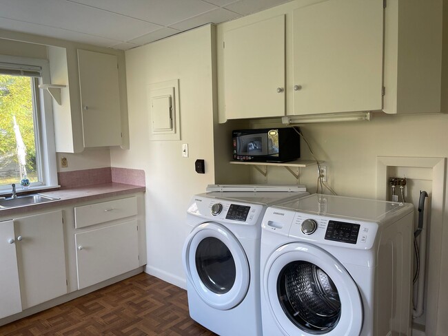 Photo - 98 Greensboro Rd Unidad #1