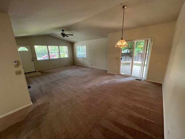Photo - NE Bend 3 Bed/2 Bath Single Family Home - ...