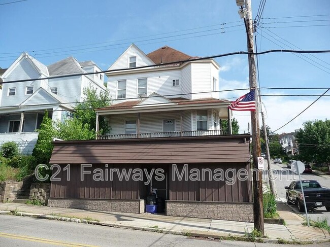 Building Photo - 546 Greenfield Ave Rental