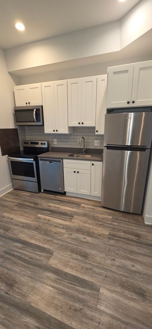 Photo - 126 6th St NE Unidad 126 6th Street NE 4