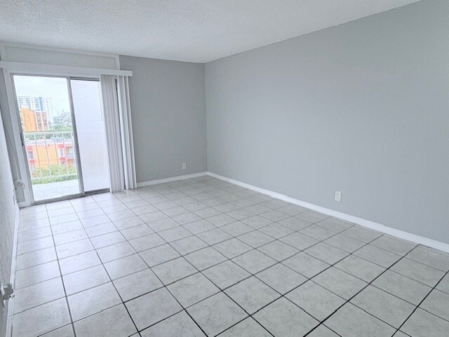 Photo - 801 NW 47th Ave Unidad 704W