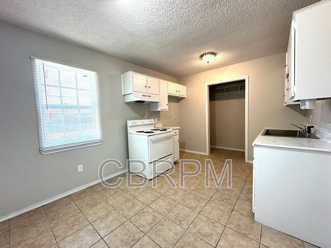 Photo - 4640 Grinnell St