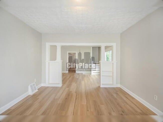 Photo - 608 N Oakland Ave