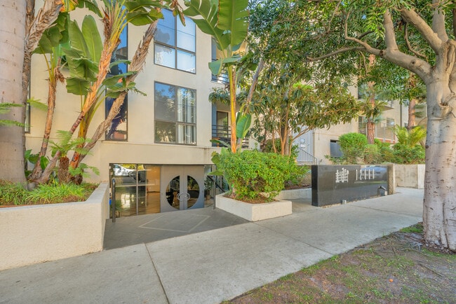 Photo - 12000 Goshen Ave