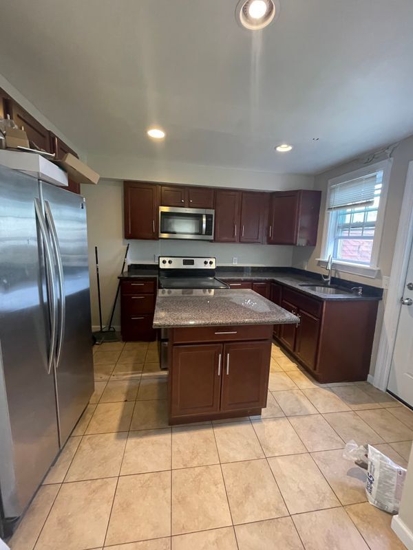 Photo - 398 Wellington Ave