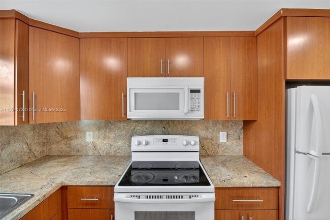 Photo - 500 NE 26th St Unit 3C