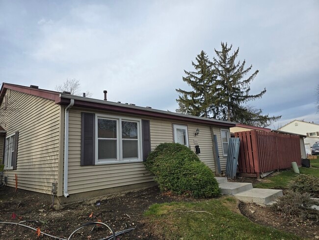 Building Photo - 1751 Queensbury Cir