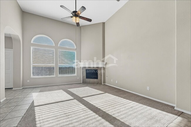 Photo - 9501 Navarro St