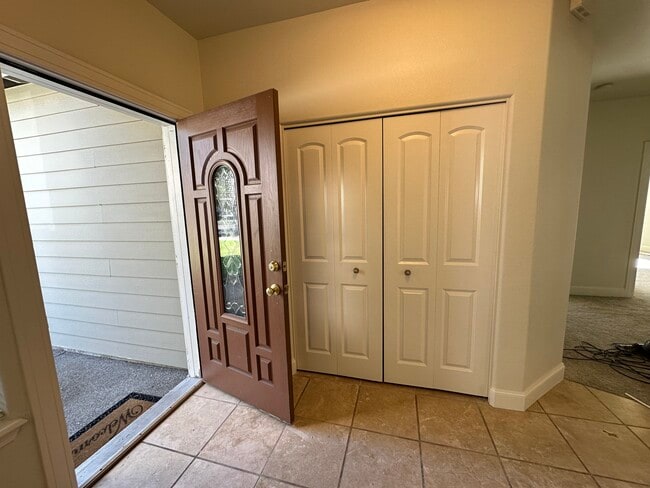 Photo - 818 Solano Cir