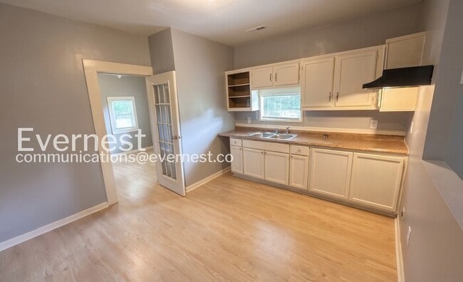 Photo - 630 77th St S