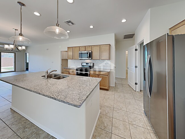 7512 S Circulo Rio Blanco