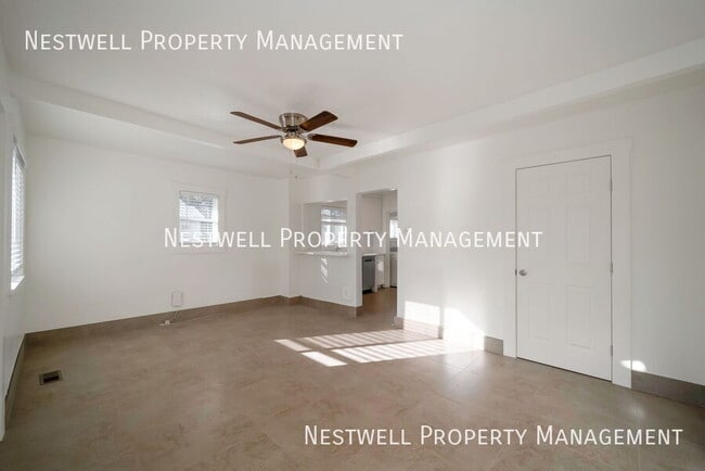 Photo - 2310 S Green St Unit B