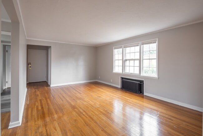 Shaker Lake Apartments