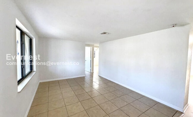 Photo - 1535 Toledo St