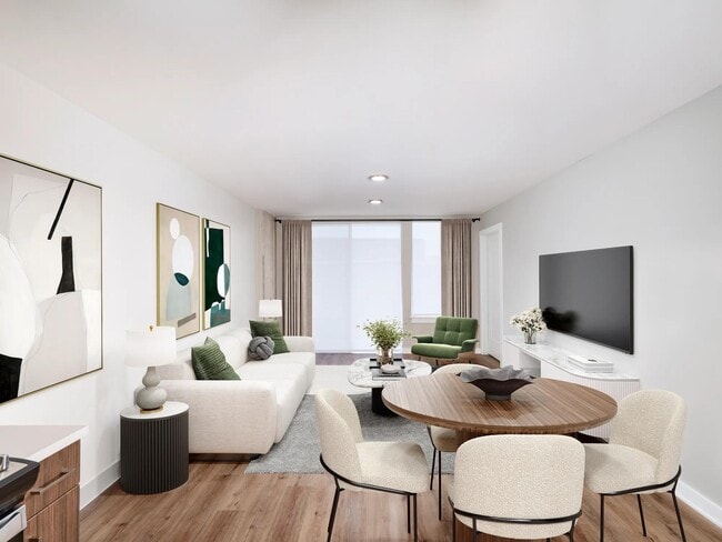 Disfrute de las comidas en un comedor exclusivo con abundante luz natural gracias a sus grandes ventanas.