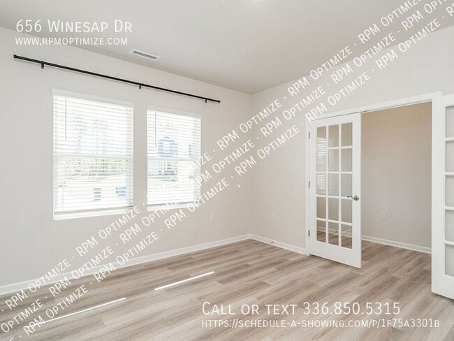 Photo - 656 Winesap Dr