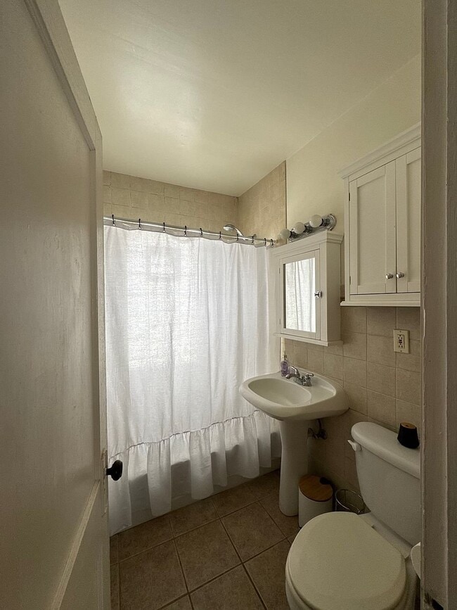 Photo - 300 N 60th St
