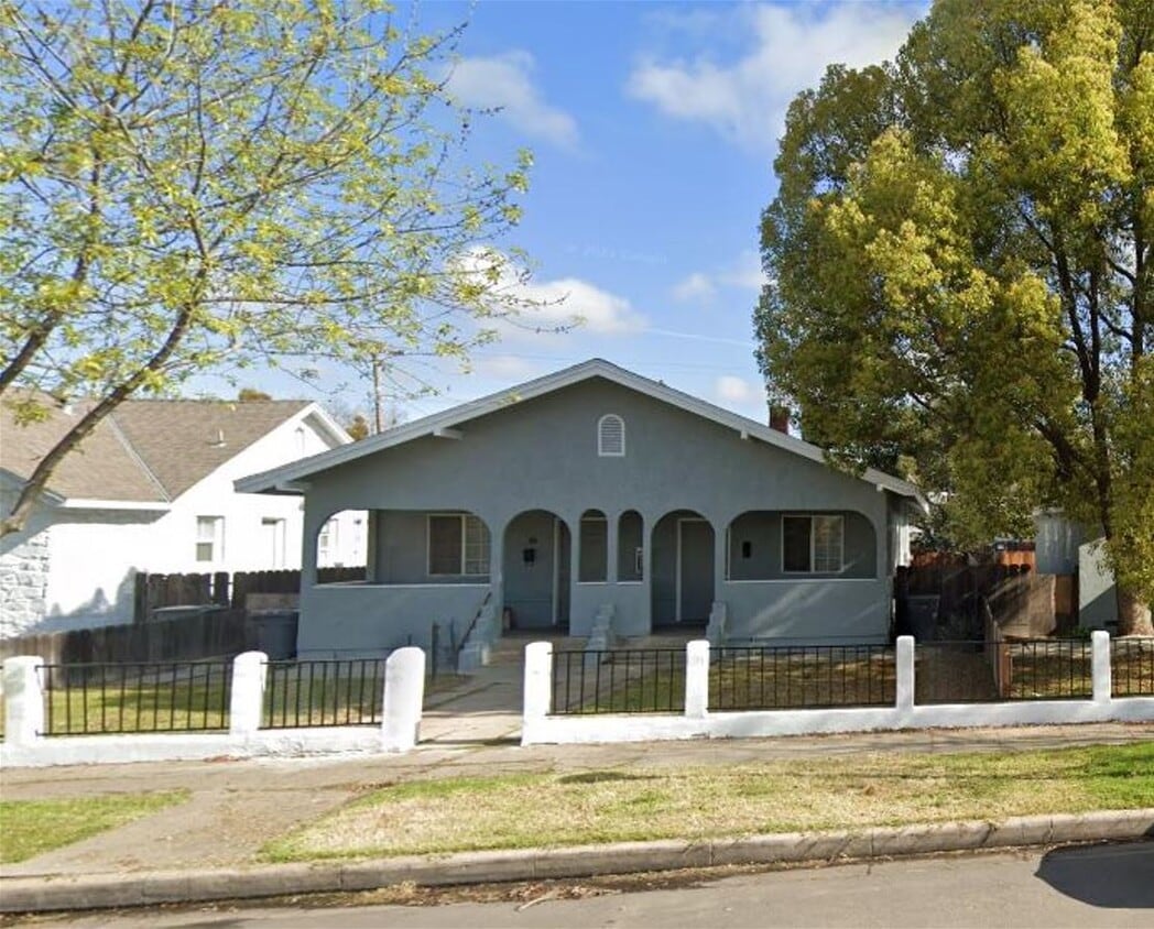 Photo - 57 W 18th St (Merced, CA)
