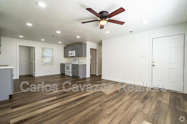 Building Photo - 1829 Mt Pleasant Dr Rental