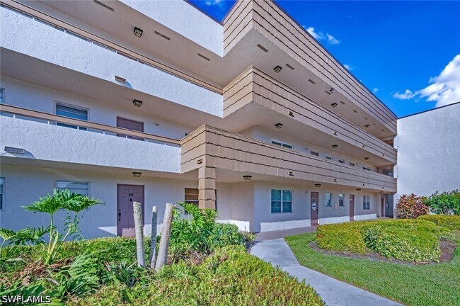 499 Forest Lakes Blvd Unit 105