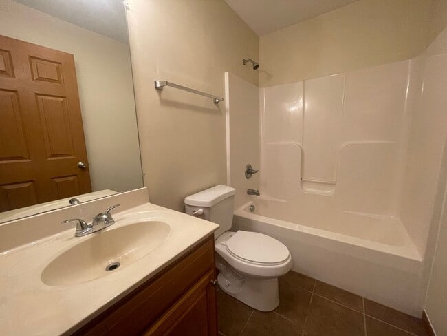 Photo - 2 Bedroom, 2 Bath Condo in Med Center area - Available 08/05/2026 (Pictures are NOT of this exact...