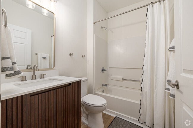 4BR, 4BA - 1,444SF: Primary Bathroom