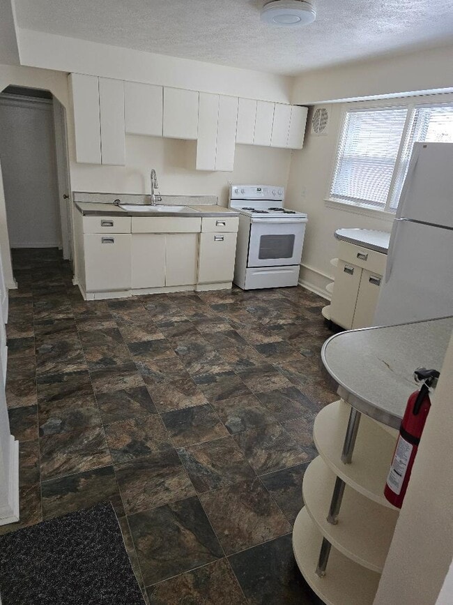 Cocina - 834 Lane Blvd Unidad 834 Lane Blvd. #2