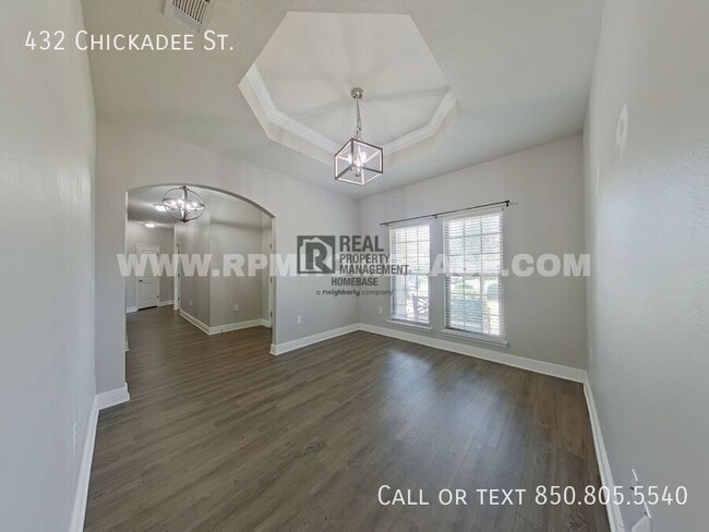 Photo - 432 Chickadee St