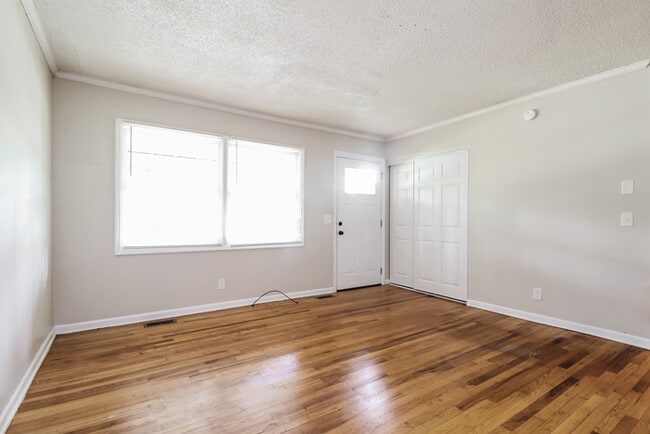 Photo - 6 Theodore Cir