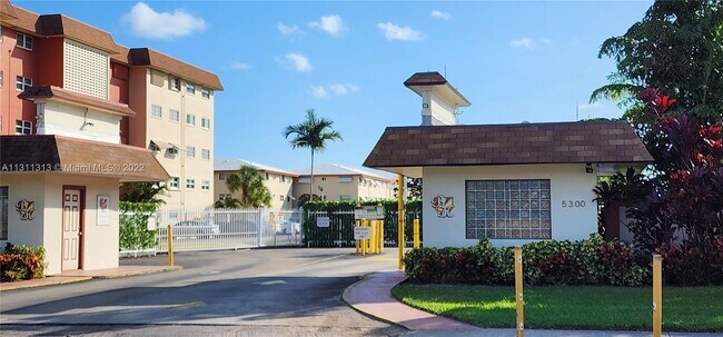 Photo - 5300 Washington St Condo Unit P132