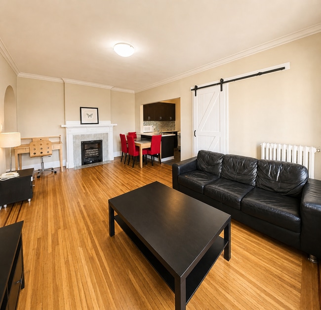 Building Photo - 935 Jervis St Unit 14