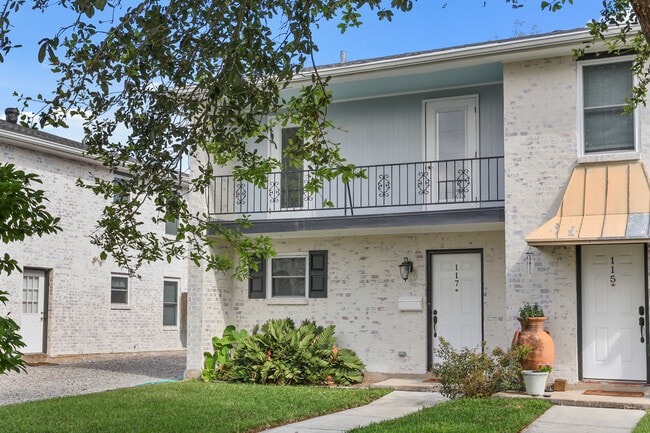 Building Photo - 117 28th St Unit 117 28th St