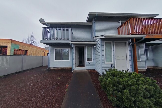 2 Bedroom Townhouse ~ Close to Downtown - 2 Bedroom Townhouse ~ Close to Downtown Unit 2495 SW Pickford #A