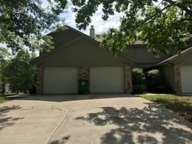 Photo - 203 NE Greystone Dr Casa