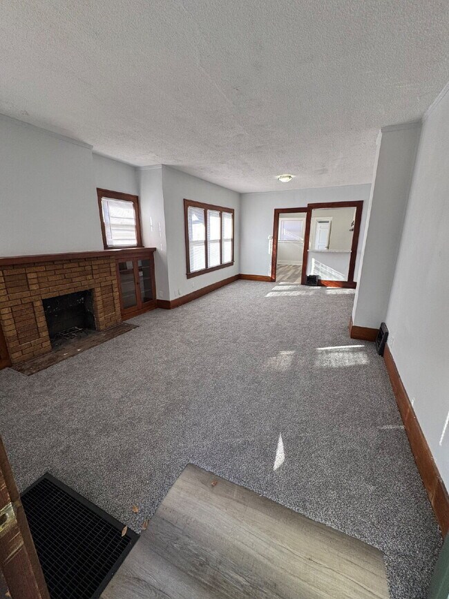 341 N Grove Dr