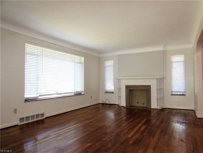 Photo - 11509 Lake Ave Unit Up