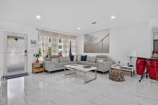 Photo - 5770 NE 18th Ave